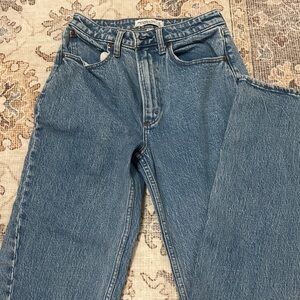 Abercrombie Curve Love The 90s Relaxed Jeans High Rise Regular